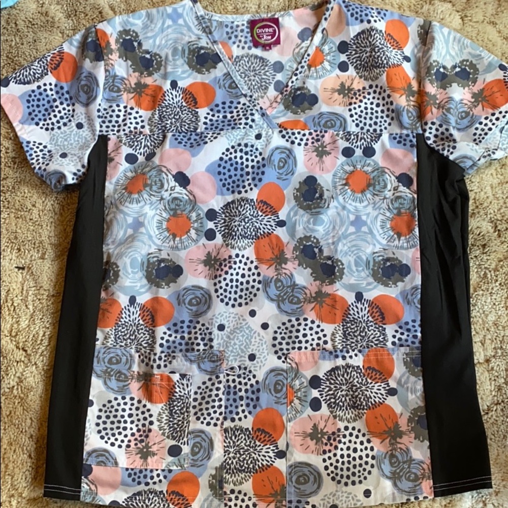 Gray Circle Scrub Top